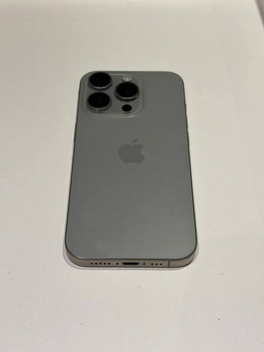 iPhone 15 Pro - Image 4