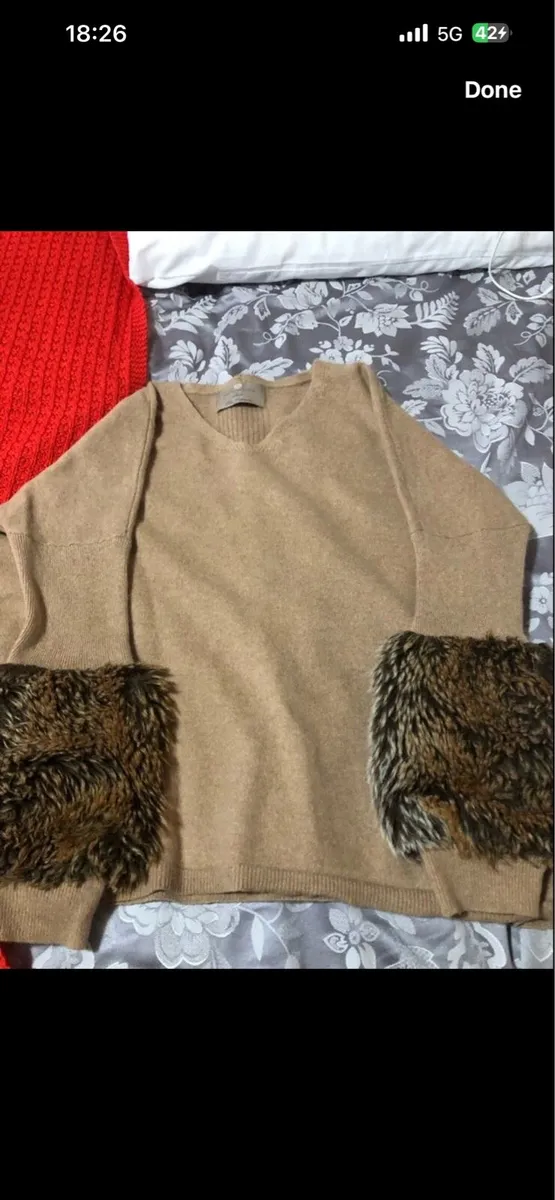 Ladies stunning jumper size M €10 - Image 4