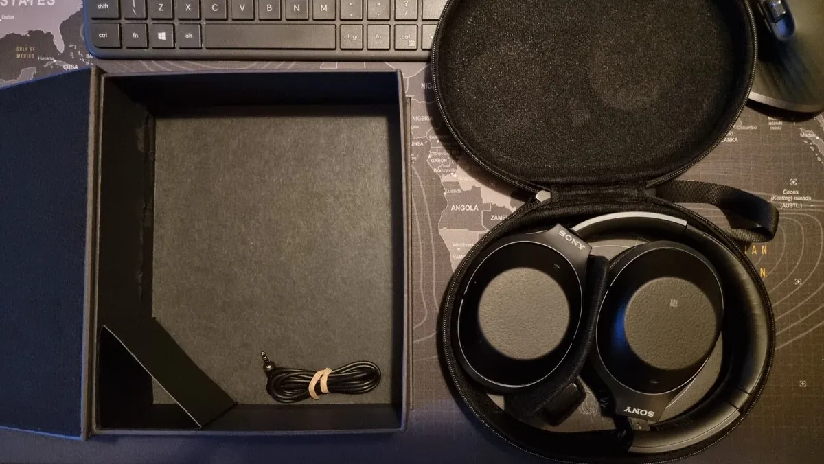 Sony WH-1000XM2 Headphones - Image 1