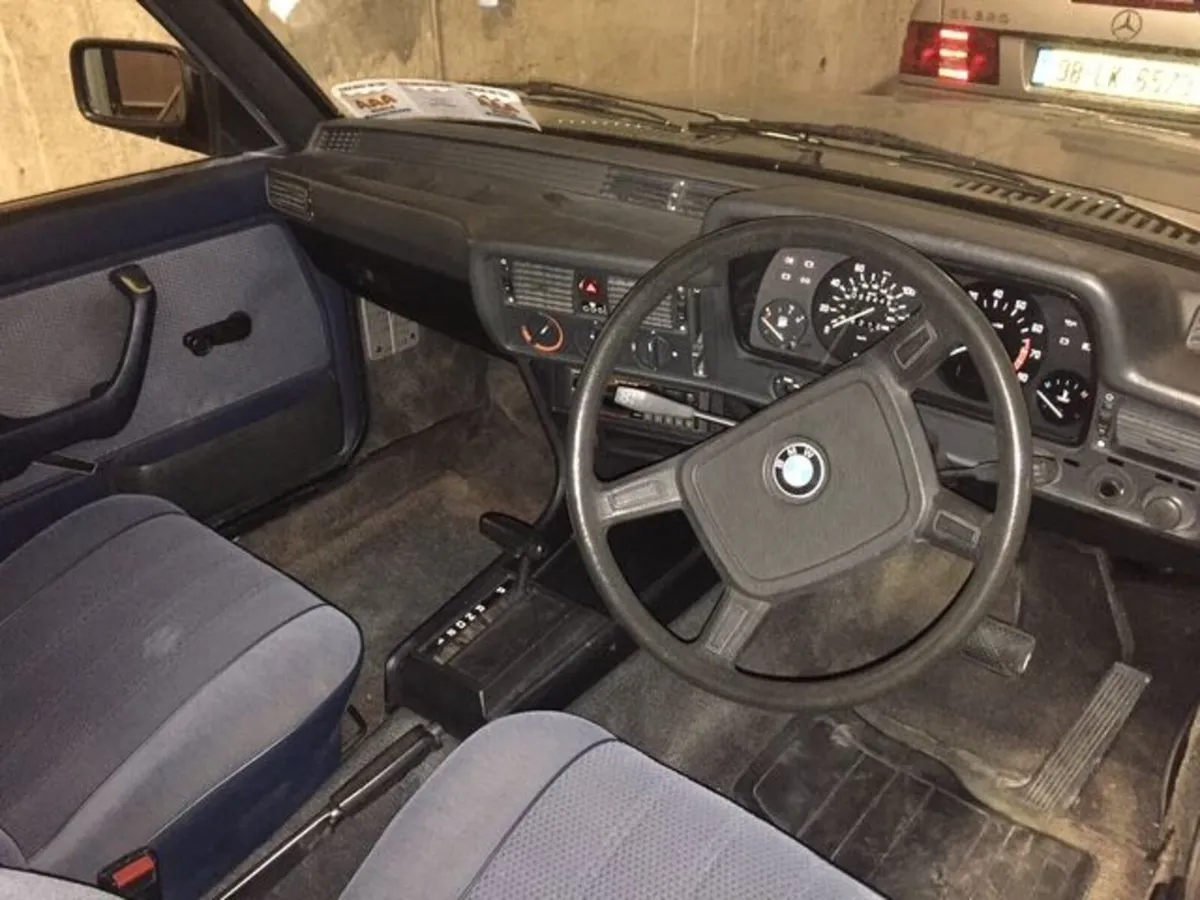 BMW 3-Series 1982 - Image 2