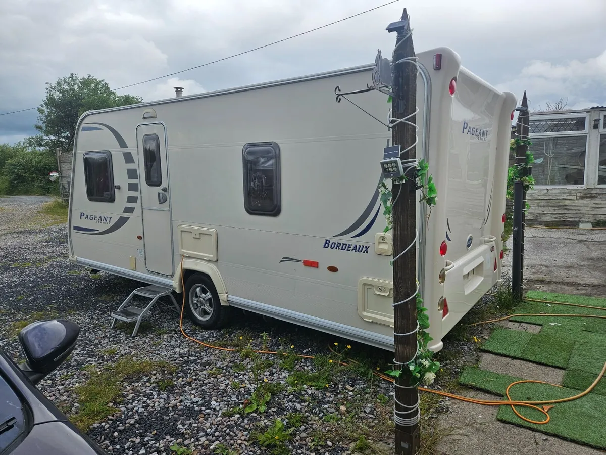 LIGHTWEIGHT  2010 end bed room BAILEY PAGEANT S 7 - Image 3