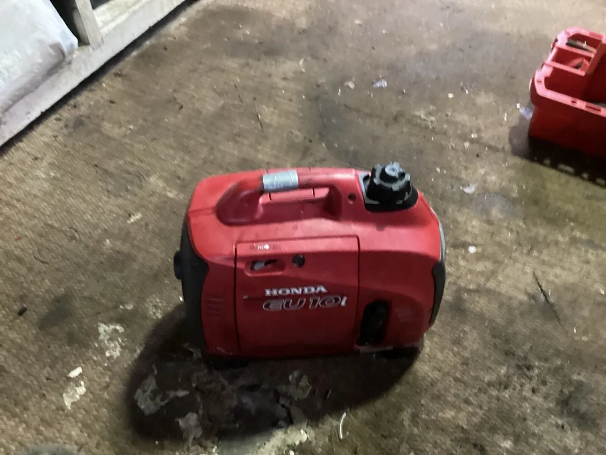 Honda eu10i generator - Image 2