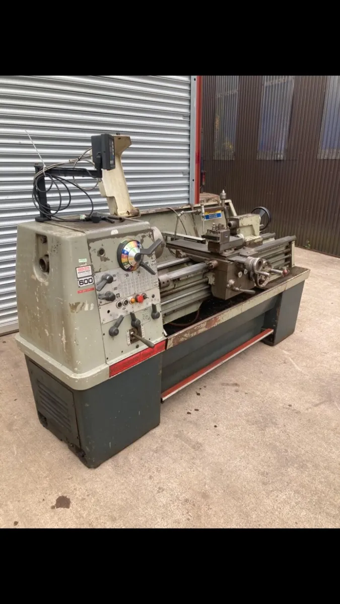 Colchester triumph 2000 lathe - Image 1