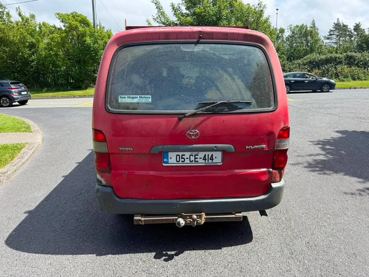 2005 Toyota hiace lwb cvrted for a full year - Image 4