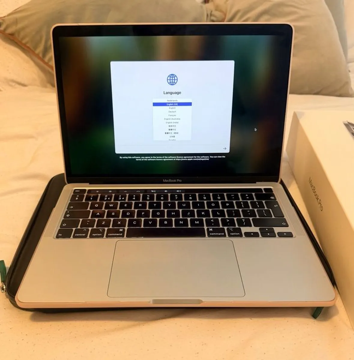 macbook 13 2020 silver - Image 1