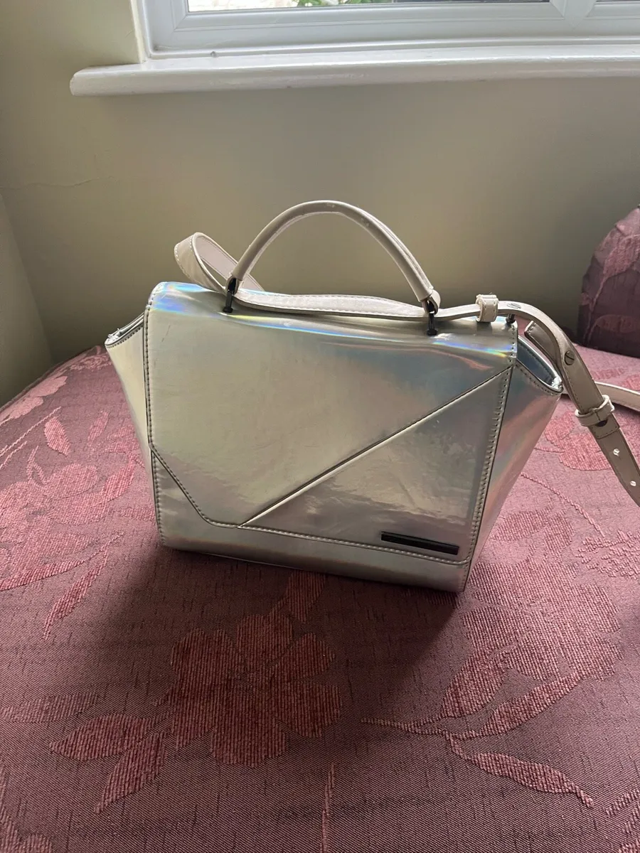 Designer Todd Lynn limited edition silver bag - Image 1