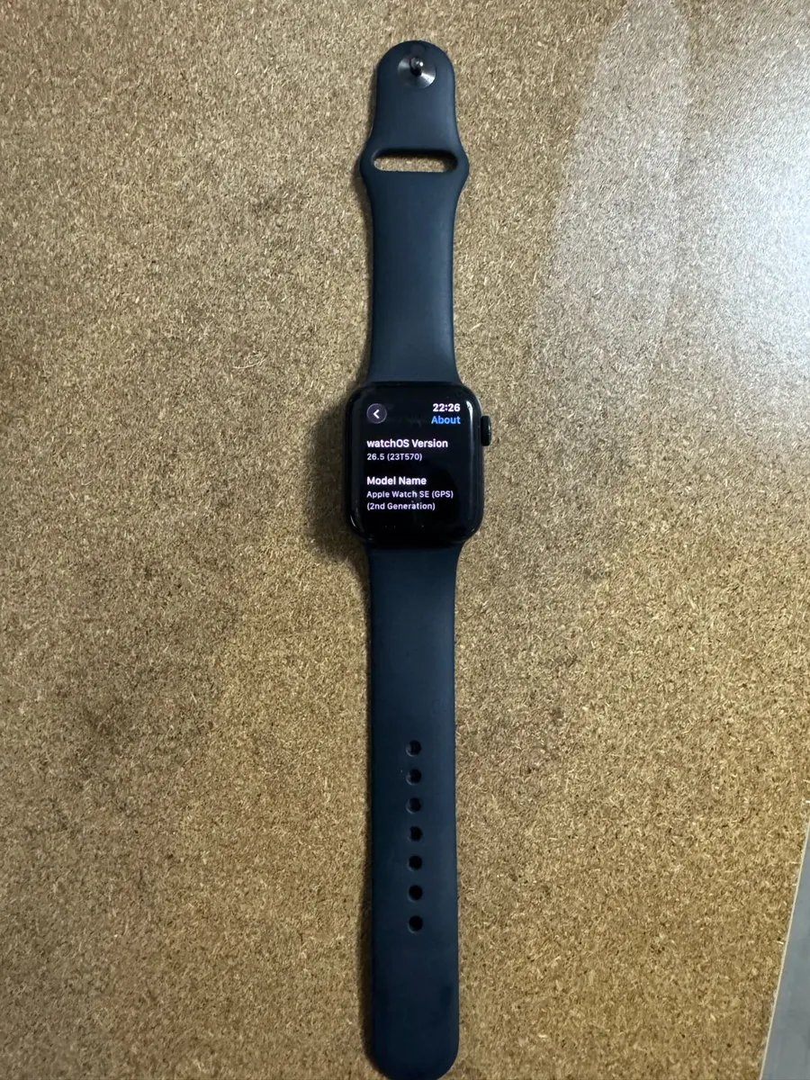 Apple Watch SE2 - great condition - Image 2