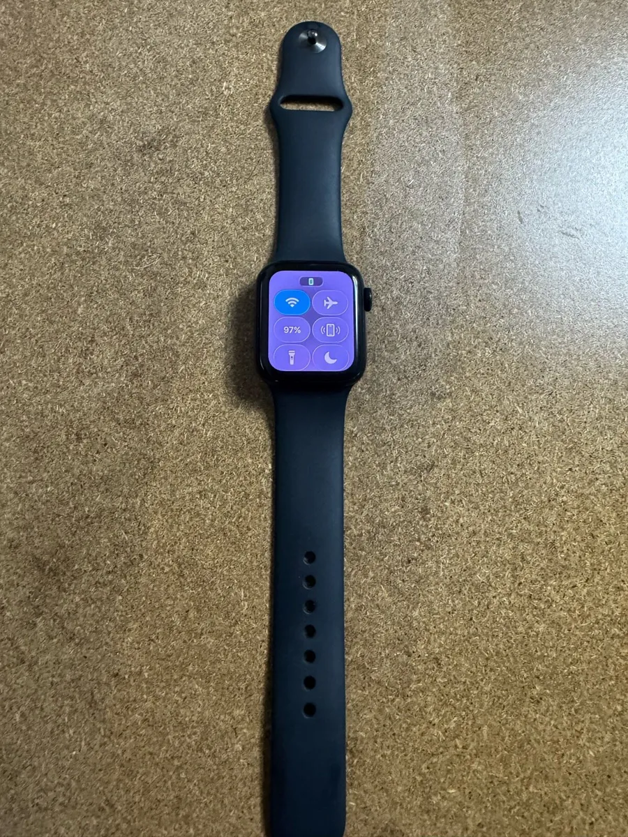 Apple Watch SE2 - great condition - Image 4
