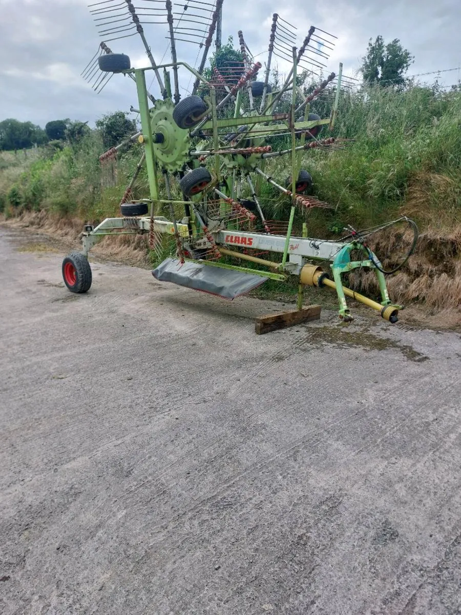 Claas 880 Rake - Image 3