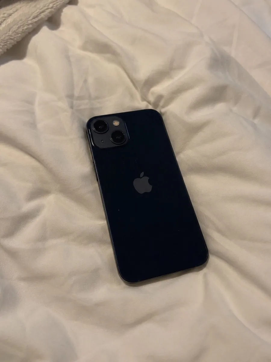 iPhone 13 - Image 1