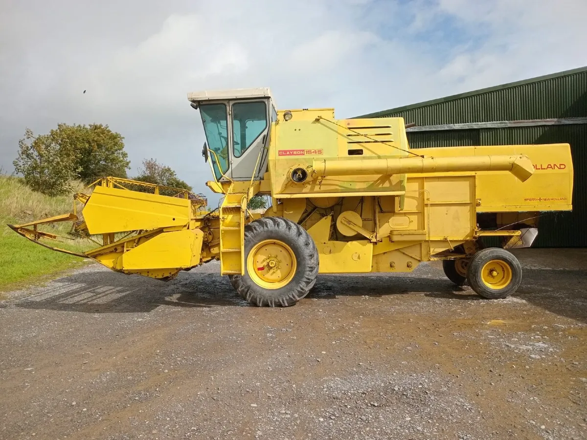 New Holland 1545 Combine - Image 1