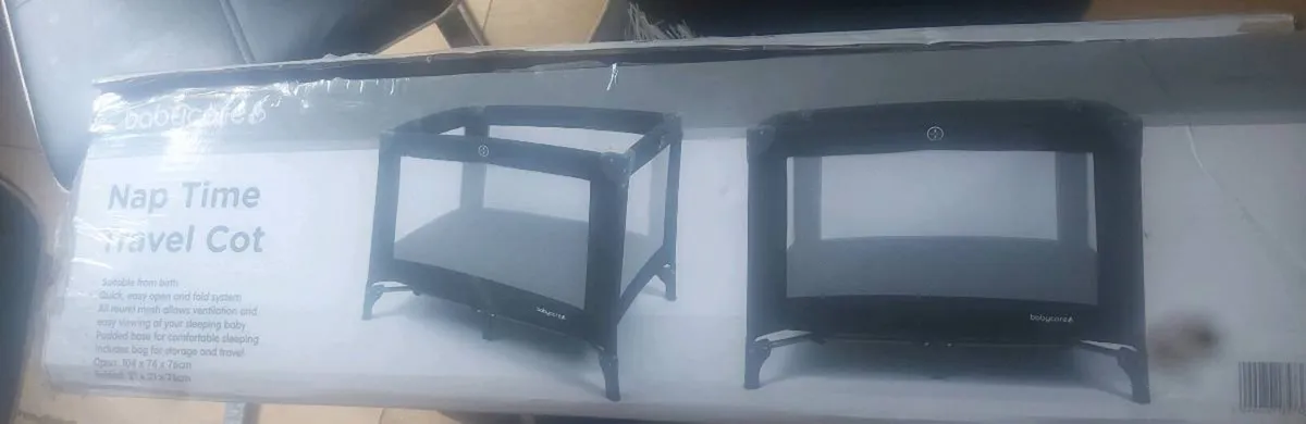 Baby travel cot - Image 4