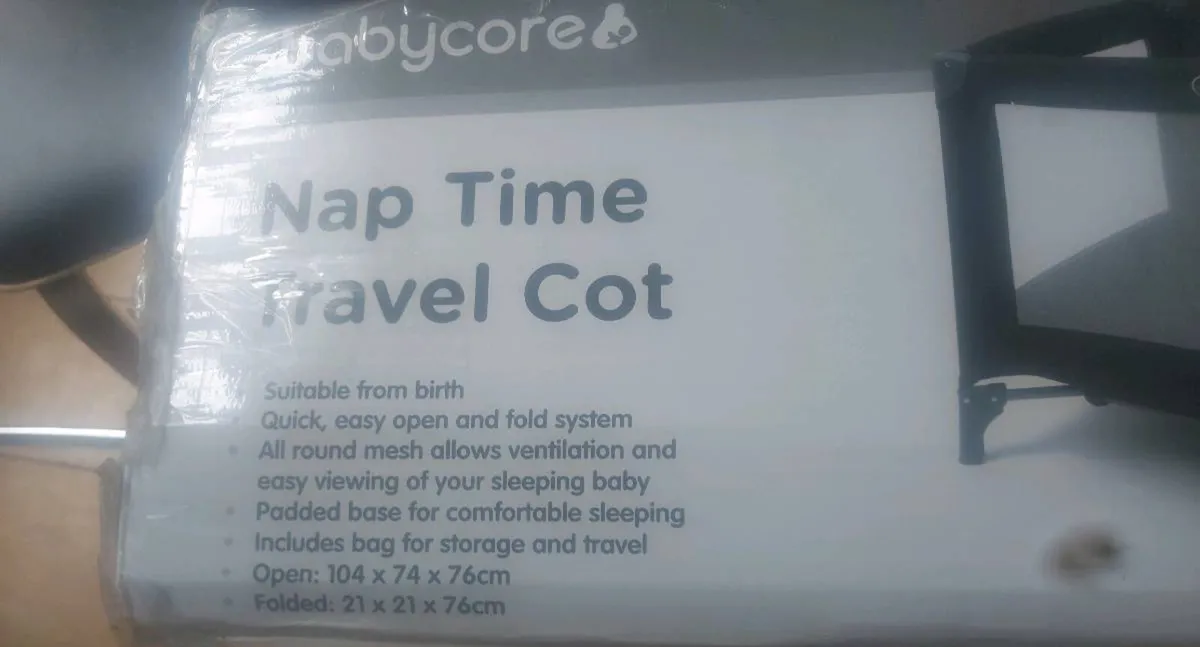 Baby travel cot - Image 3