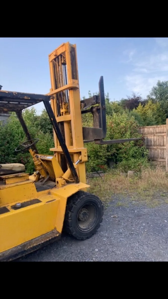 Forklift - Image 3