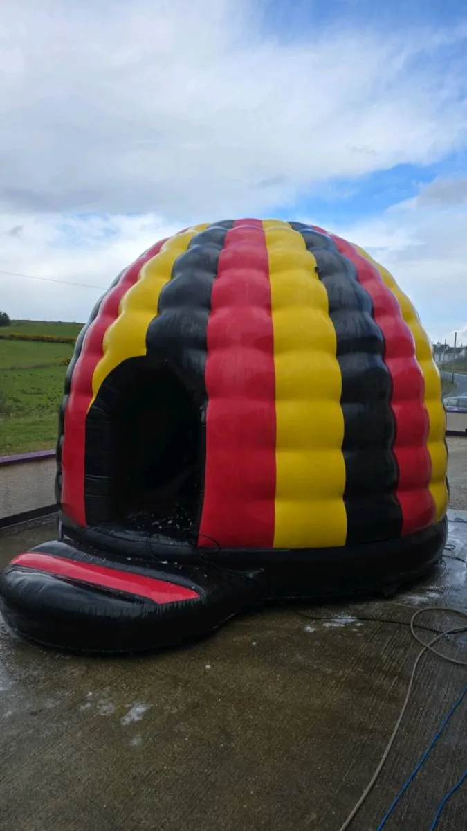 Bouncy castles for sale - Image 4