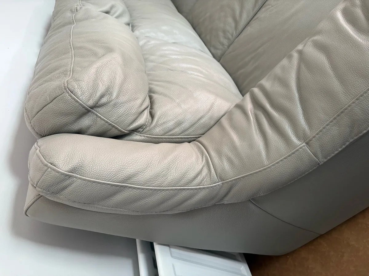 Leather sofa - Image 3