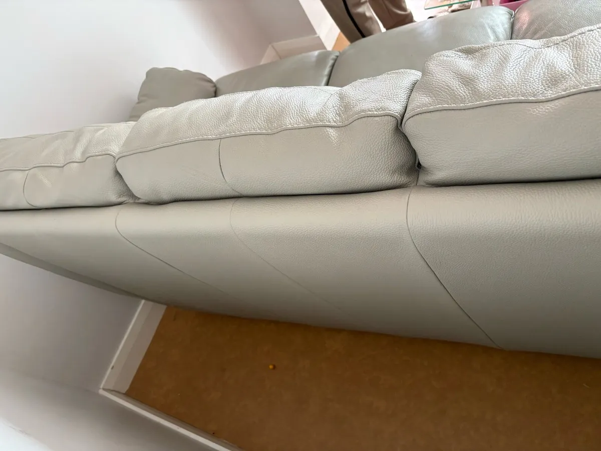 Leather sofa - Image 4