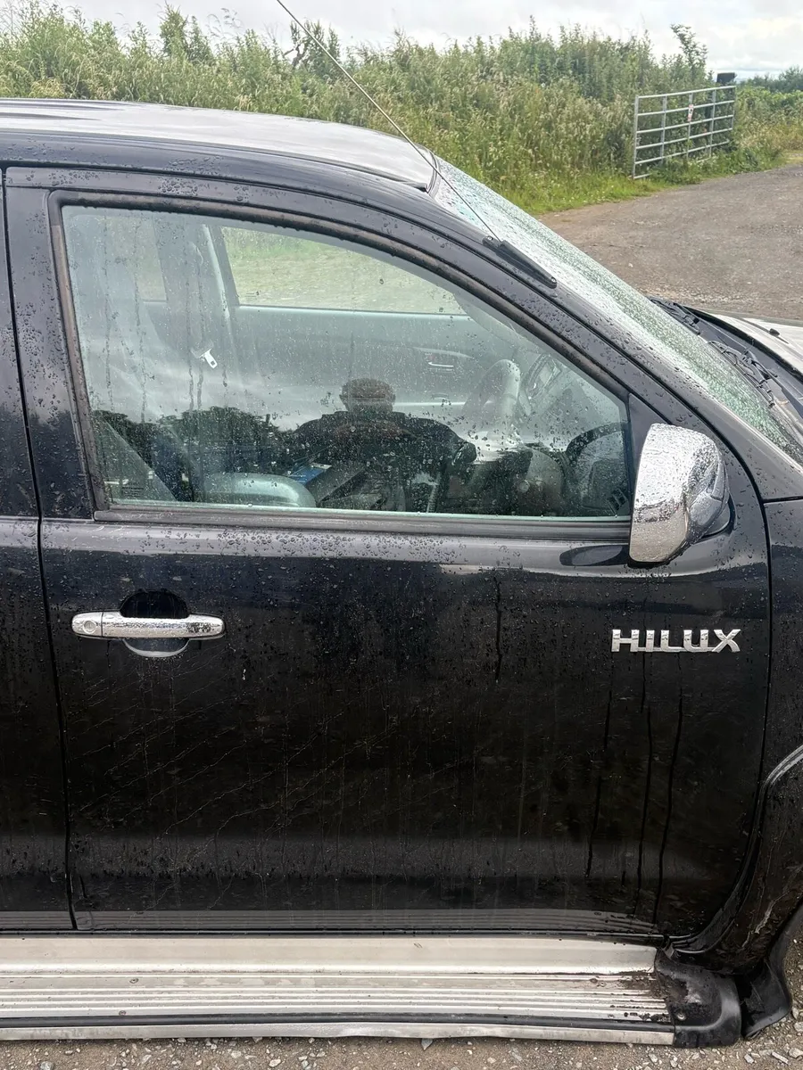 Toyota hilux for breaking - Image 1