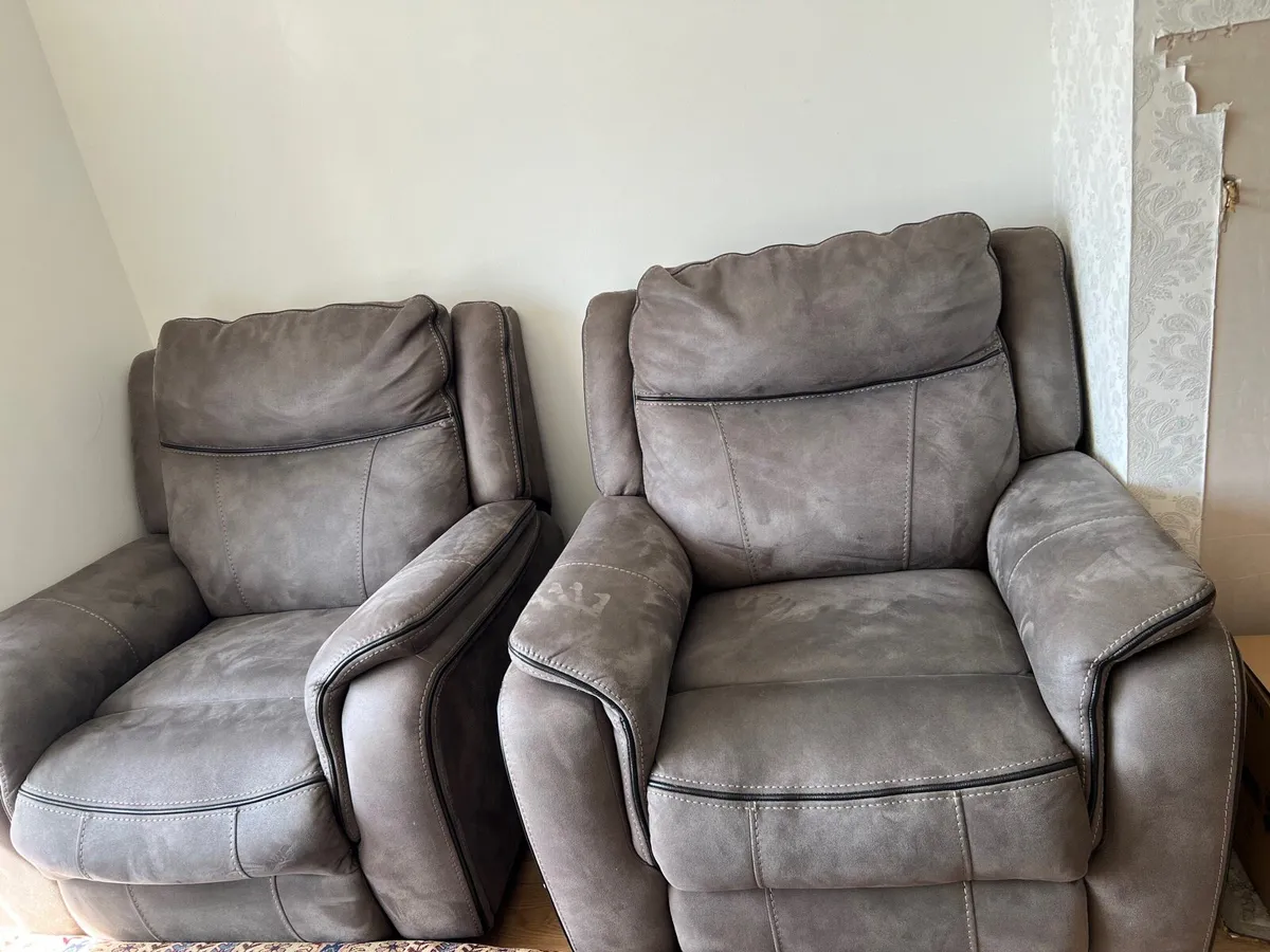 Electric Sofa Set (3+1+1) with Power Recliners - Image 3