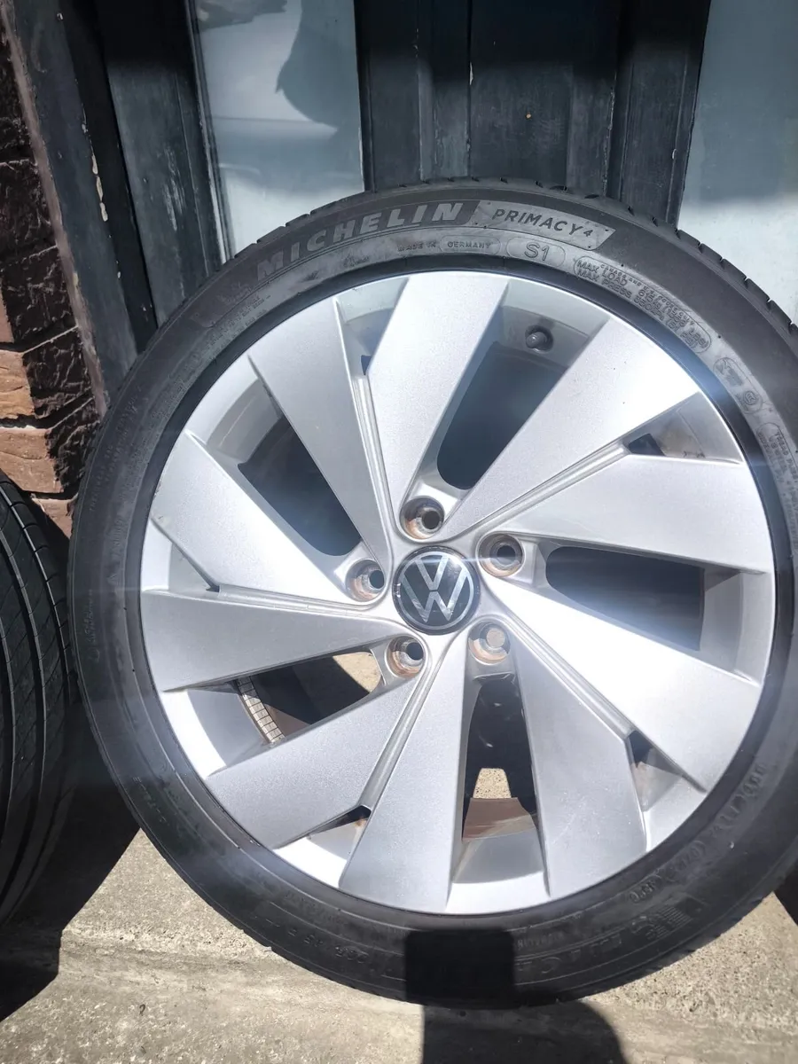 VW GOLF ALLOYS  wheels 225/45/17 TYRES LIKE NEW! - Image 2