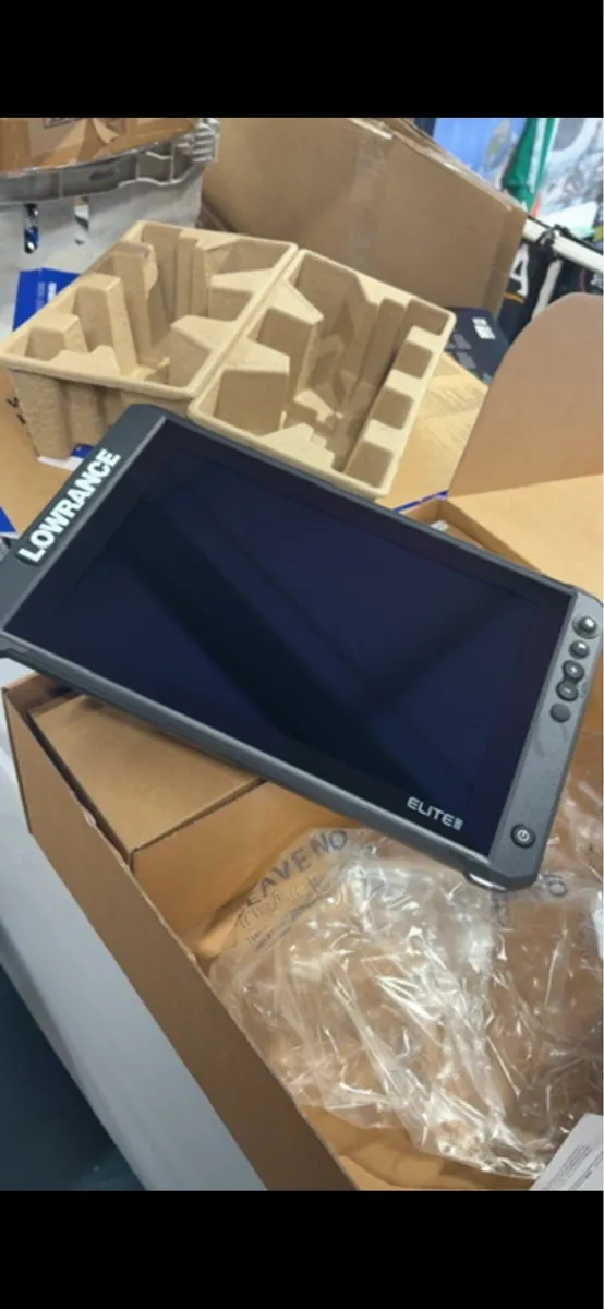12” lowrance elite fs, livescope 2, Ked bar - Image 1