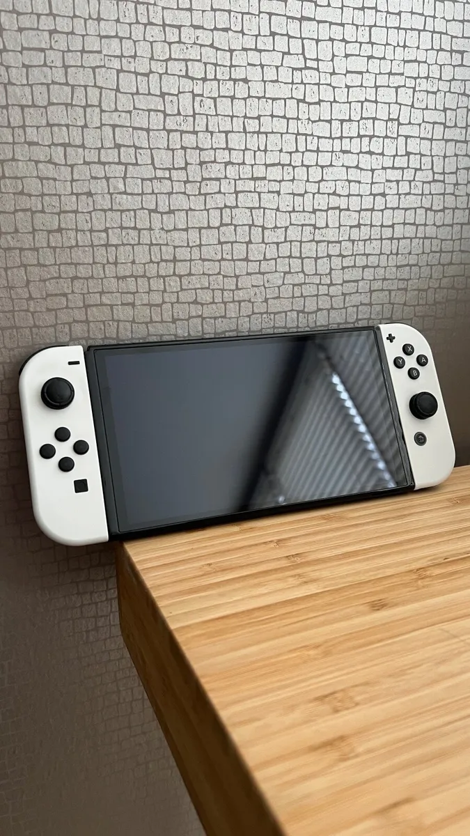 Nintendo Switch - Image 4