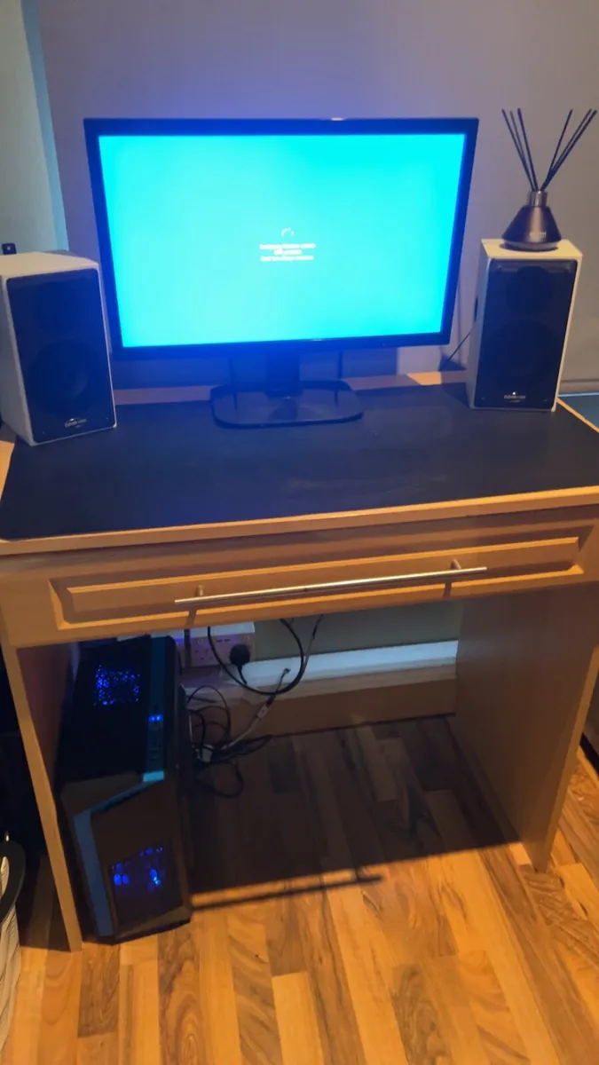 Desktop PC ( Monitor and speakers included) - Image 3