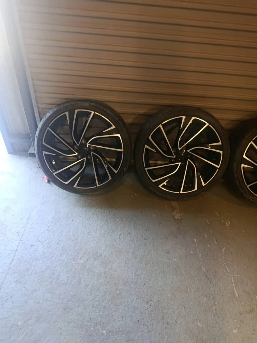 Alloy wheels - Image 4