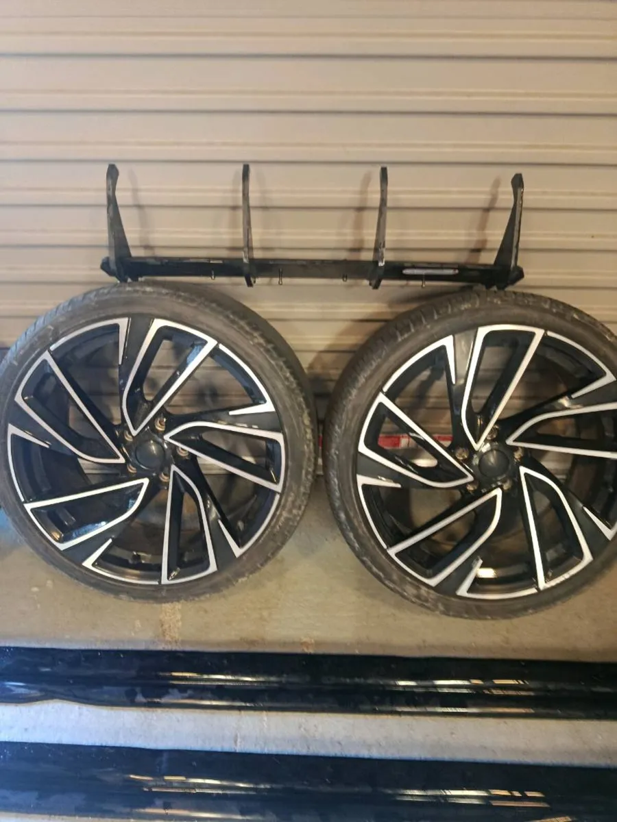 Alloy wheels - Image 1