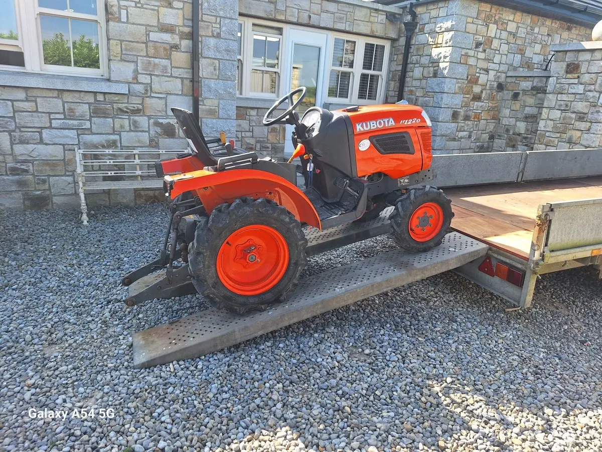 Kubota tractor like new - Image 2