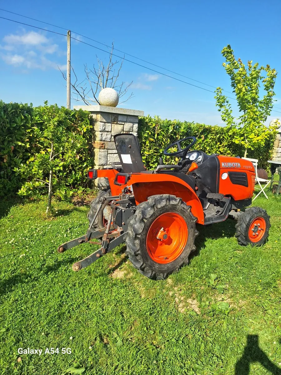 Kubota tractor like new - Image 3