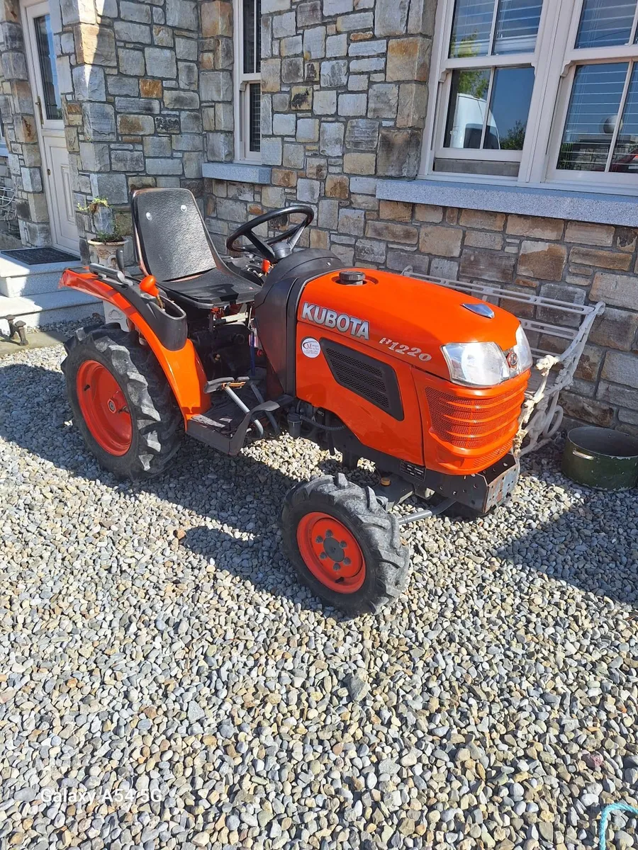 Kubota tractor like new - Image 4