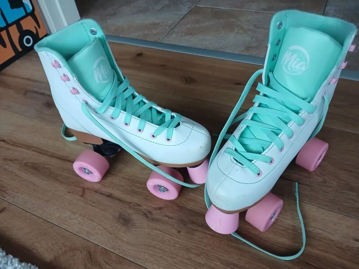 Roller skates - Image 1