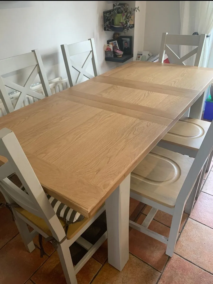 Kitchen table and 6 chairs - Image 4
