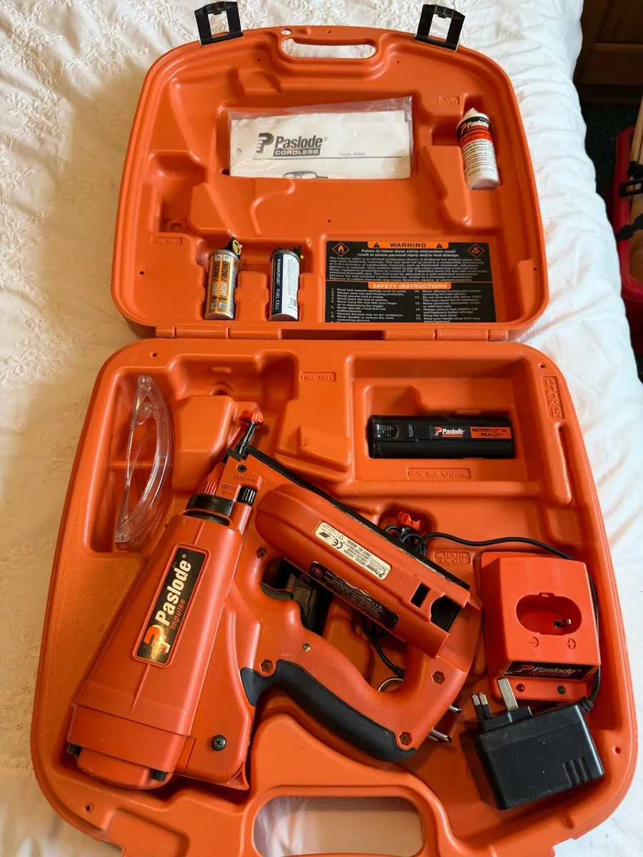 Pasload im250A 16g angled second fix nail gun - Image 1