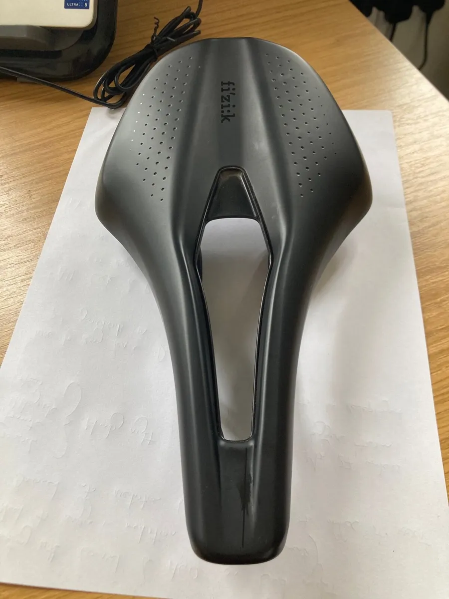 Fizik Argo Tempo R3 bicycle saddle - Image 4