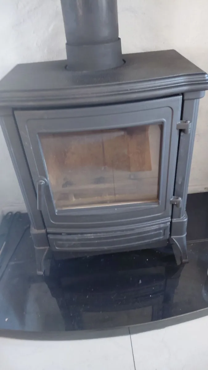 Wood stove - Image 1