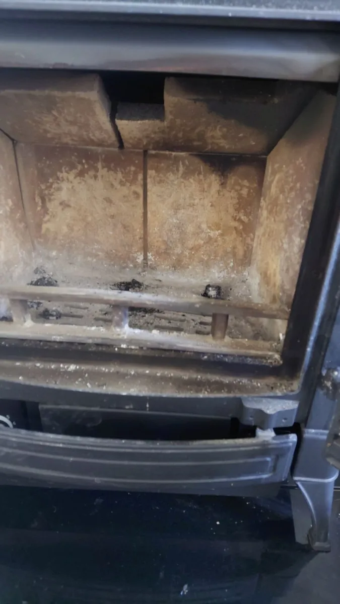 Wood stove - Image 4