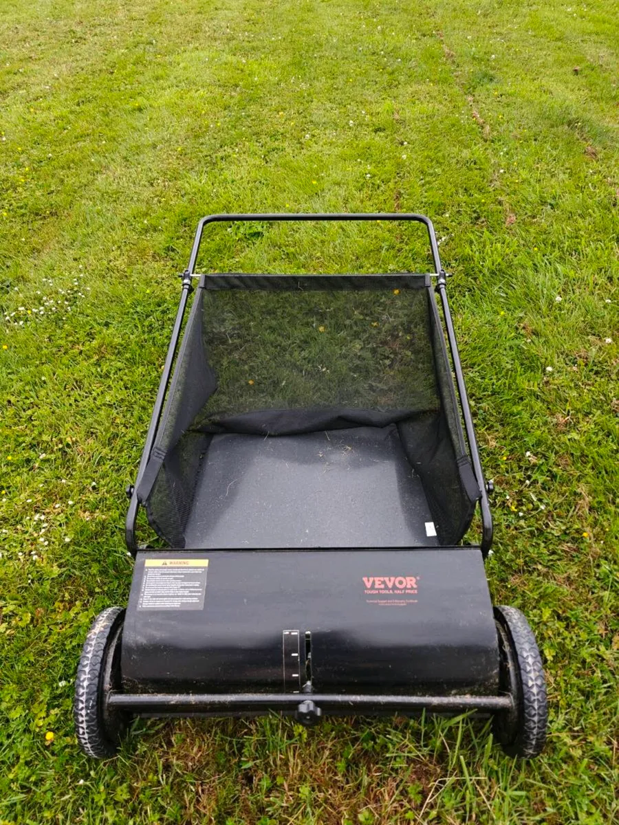 VEVOR 26" Push Lawn Sweeper – As New (Used Twice) - Image 2