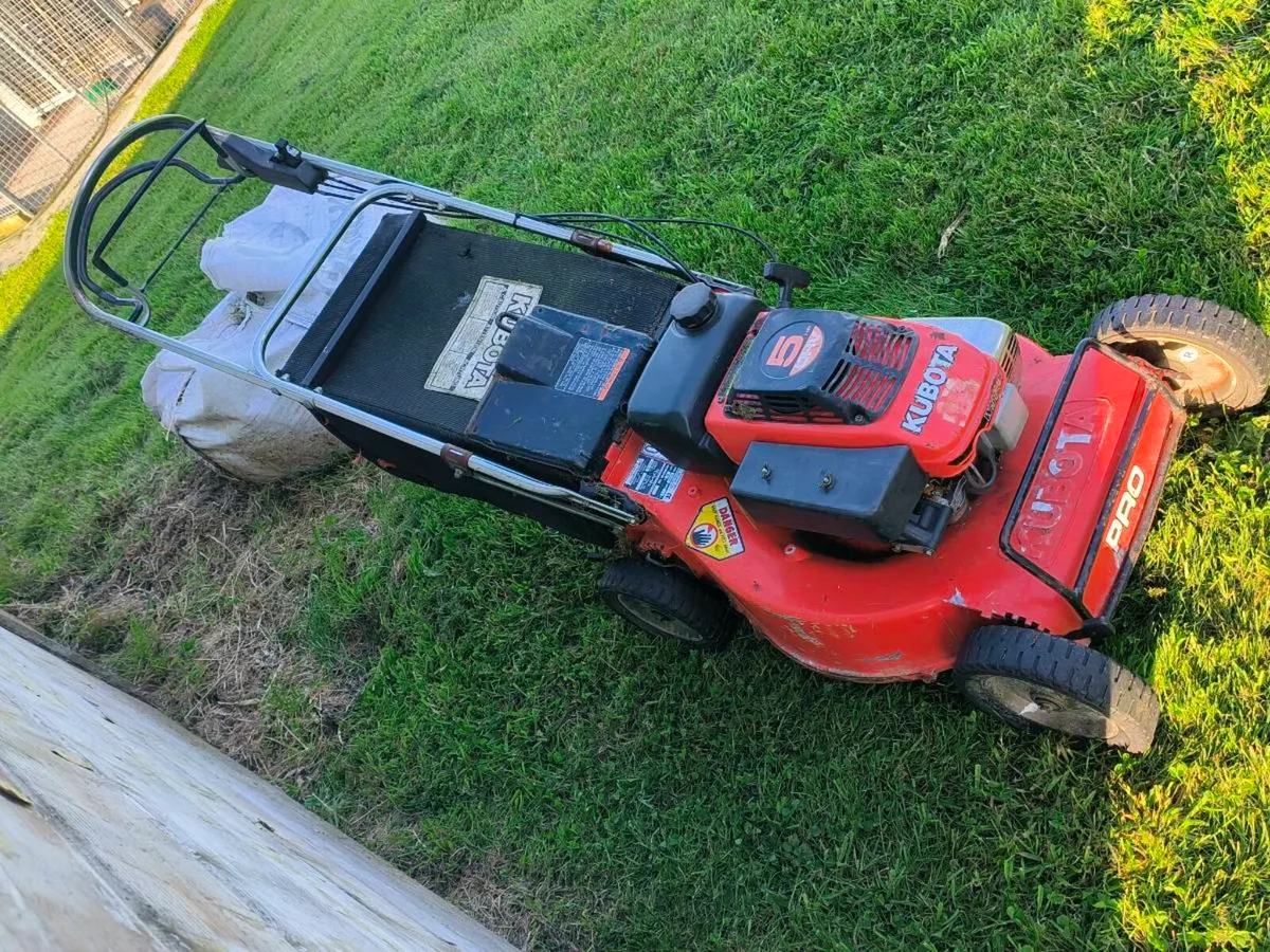 Kubota w5201 lawnmower - Image 4