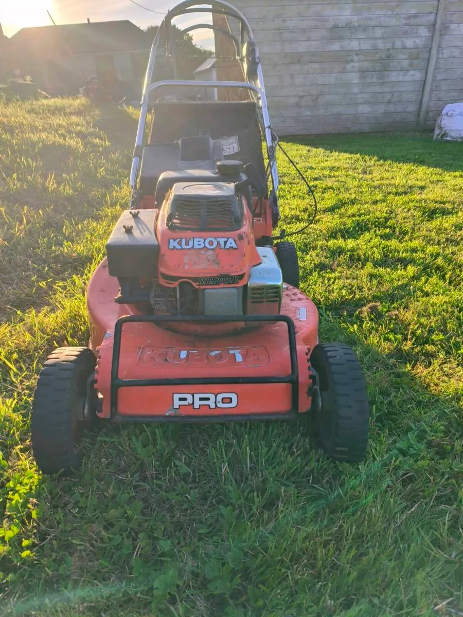 Kubota w5201 lawnmower - Image 1