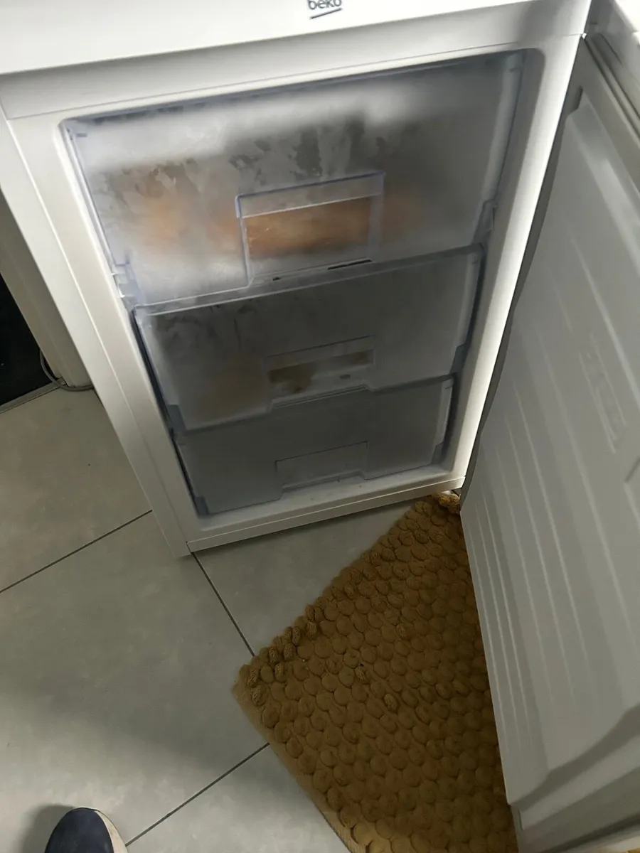 Beko Under counter freezer - Image 2