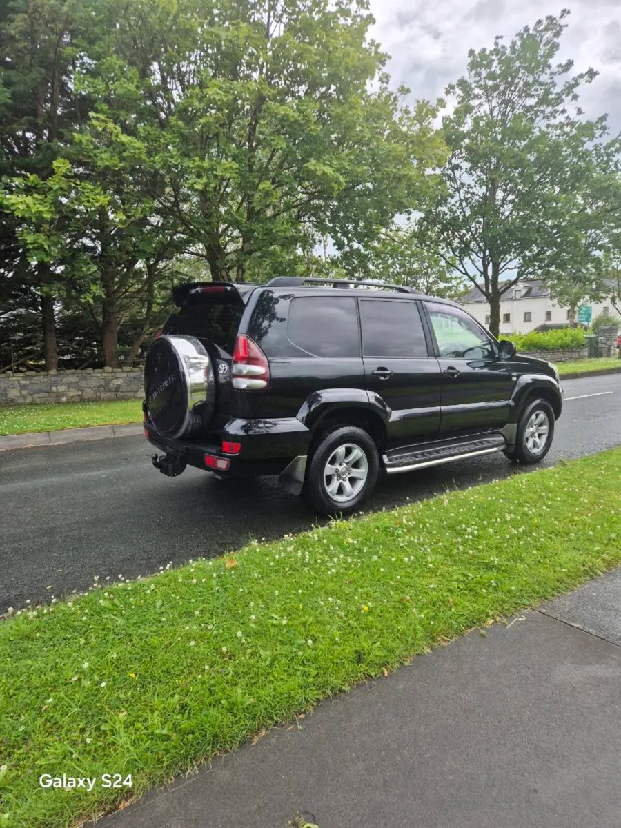 TOYOTA LANDCRUISER LWB ABSOLUTELY SPOTLESS - Image 2