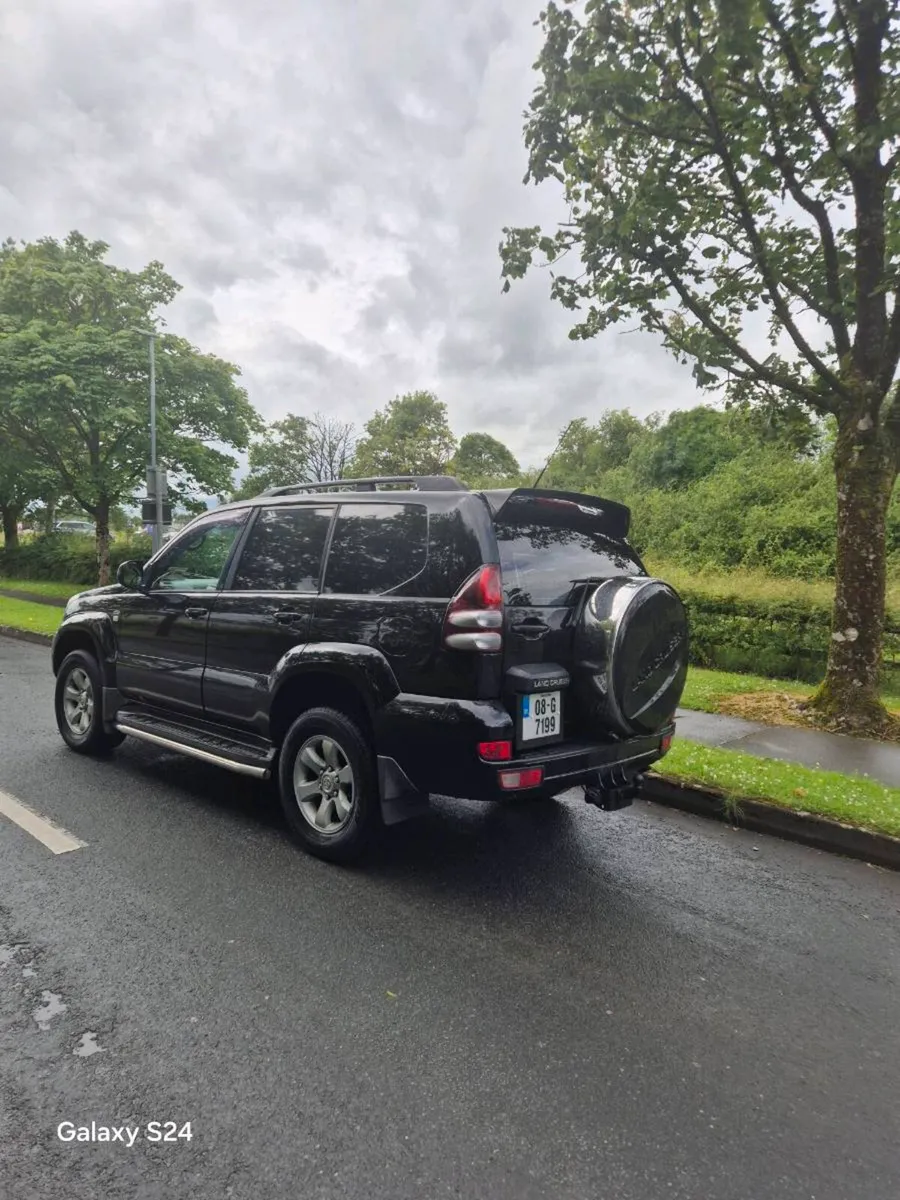 TOYOTA LANDCRUISER LWB ABSOLUTELY SPOTLESS - Image 3