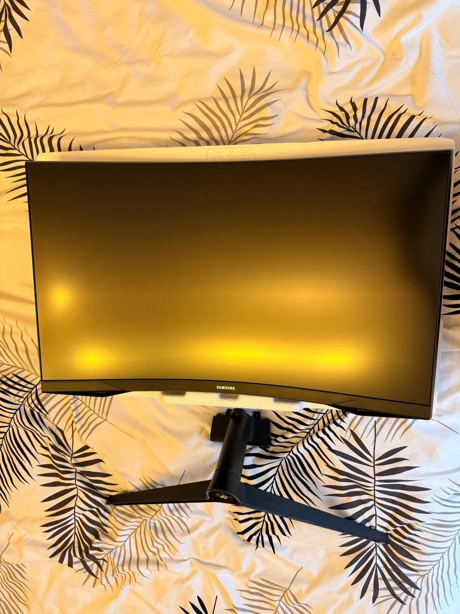 Samsung Odyssey G5 144hz 27 Inch curved - Image 2