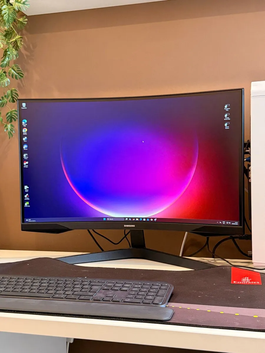 Samsung Odyssey G5 144hz 27 Inch curved - Image 4