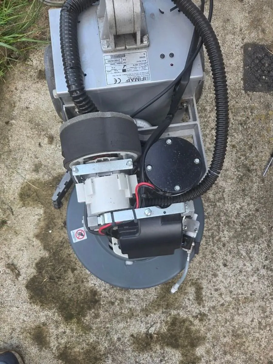 Scrubber Dryer - Image 4