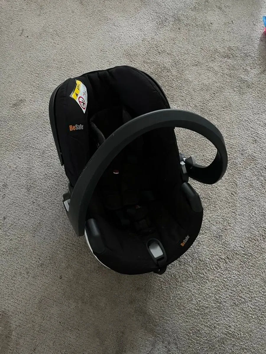 Car seat - Image 1