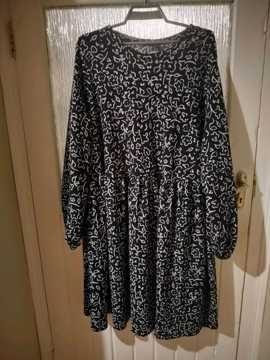 New look Curves Black squiggle dress.
New never wo - Image 1