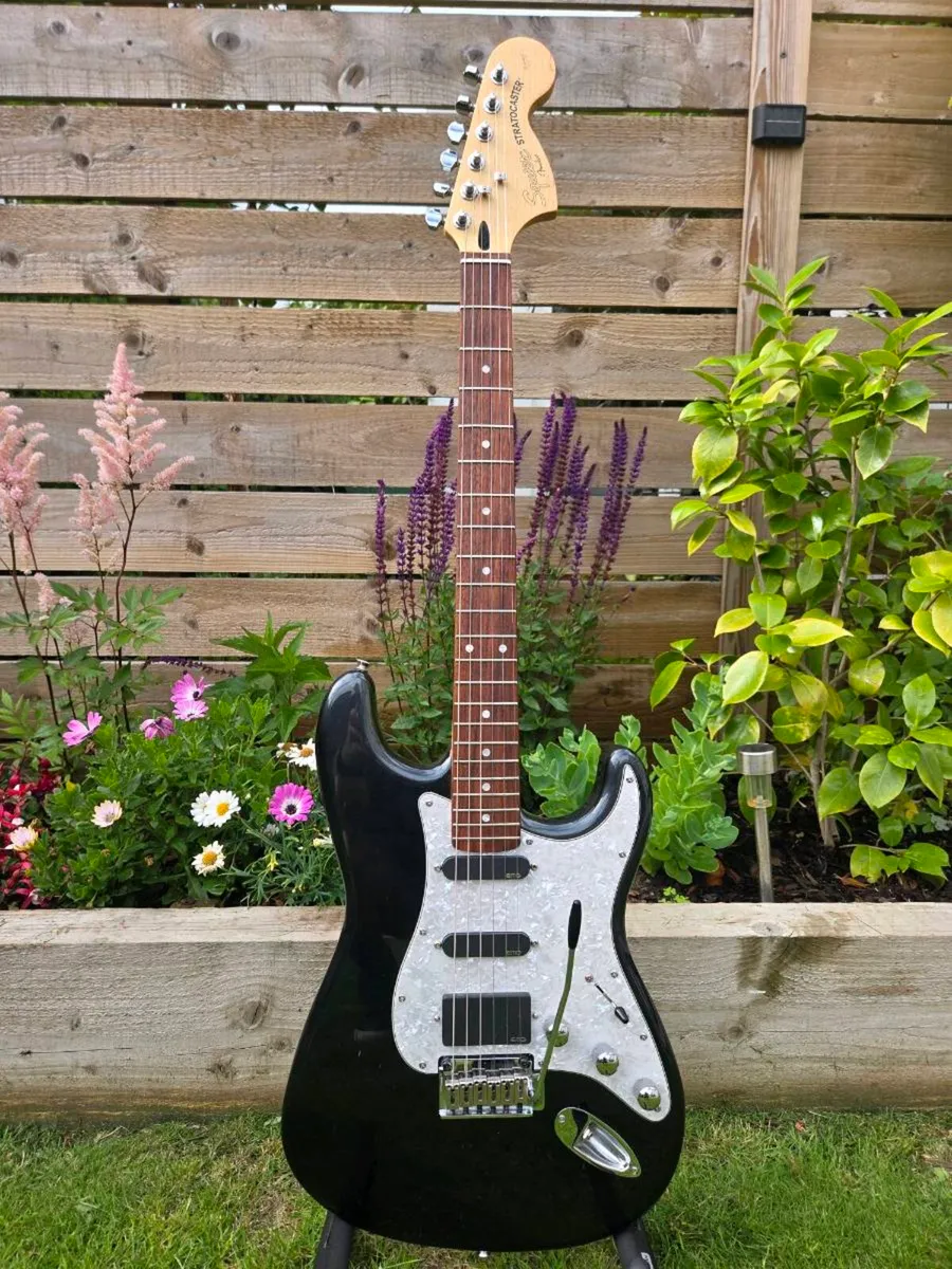 Squier Standard Series Stratocaster - Image 1